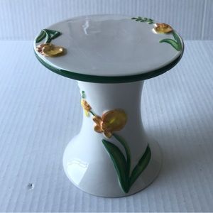 Candle Pedestal/Pillar With Yellow Flowers By The White Barn Candle Company 5”T